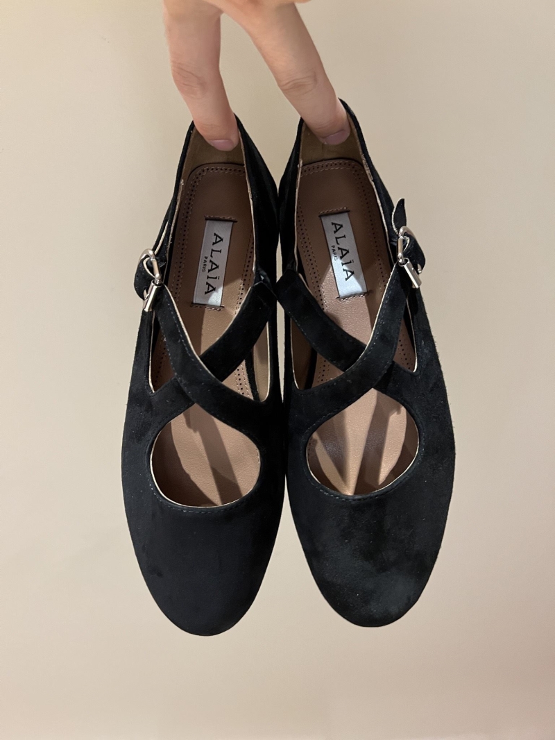 Other flat shoes